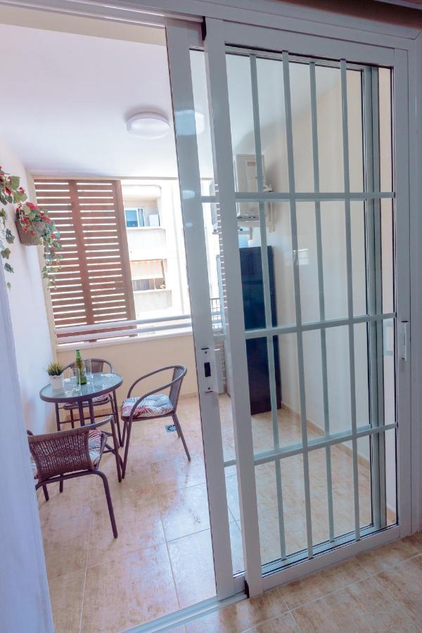 Apto Ache, Acogedor Apartamento De 66 M Con Terraza, Aire Acondicionado Y Parking Privado Gratuito Los Abrigos Esterno foto